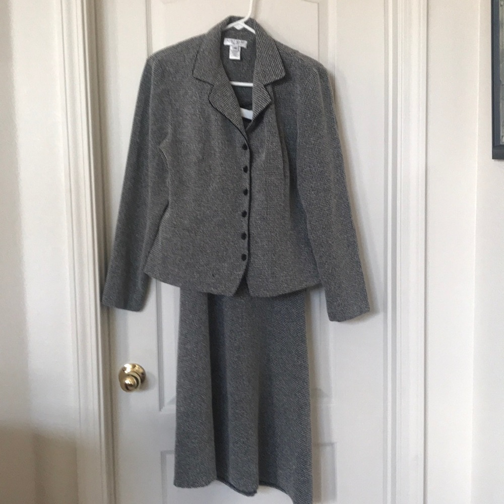 Women’s Suit